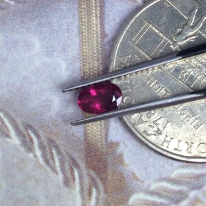 Rubino naturale 6 x 4 mm 0,56 carati, pietra preziosa sciolta trattata termicamente, taglio ovale sfaccettato, rosso, pietra portafortuna di luglio