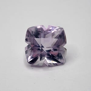13 mm lavendelkwarts, 8,52 karaat, kussen klaver, ook wel 'lavendel-amethist' genoemd 12,8 mm