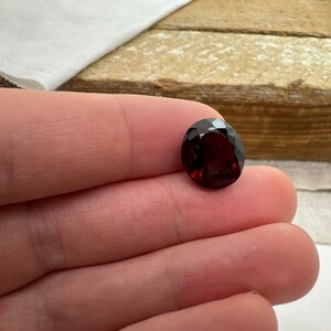 Dark Red Garnet 9.35 Carat 12.5x11.2mm Oval Cut Faceted Loose Gemstone image 5