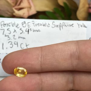 Naturlig gul safir 1,34 karat 7,5x5,5 mm oval slipning, färgbehandlad ädelsten, jordbrytning, BE-värme bild 10