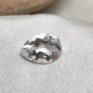 18 x 13 mm klarer Topas 13.71 Karat, Pear Cut Loser Edelstein zurückgeforderter / recycelter Edelstein, facettierter weißer Topas