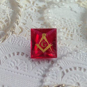 14x12mm 10.6 carats Rectangle Synthetic Ruby Masonic G Mason Faceted Carved Gold Coated Compas & Square