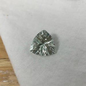 12 mm prasioliet (lichtgroene kwarts), 5,28 karaat, biljoen geslepen, gefacetteerde losse groene edelsteen, ook wel 'groene amethist' genoemd