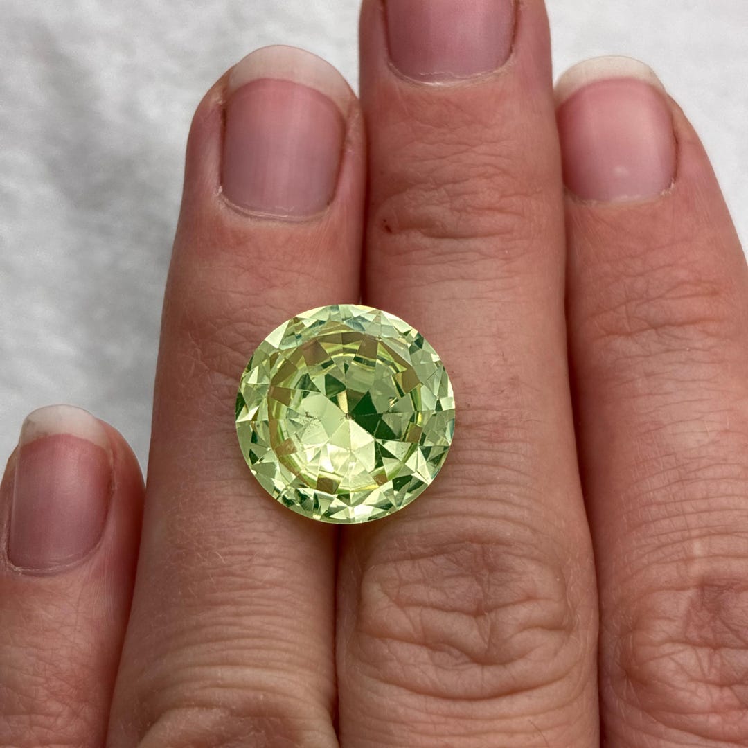 15mm Green Lab Spinel 10.67 Carat Round Cut - Etsy