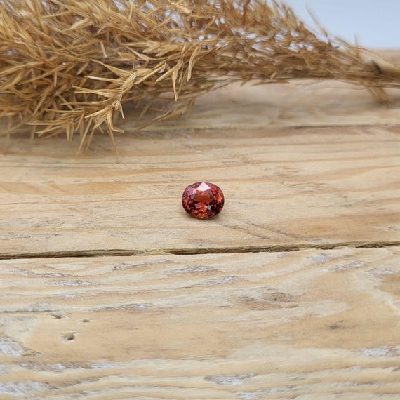 1.53 Ct Natural Reddish Orange Spessartite Garnet 7x6mm Oval