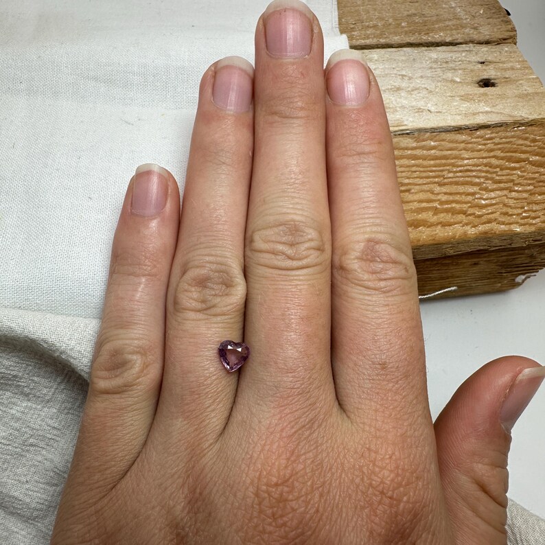 Natuurlijke roze spinel 0,62 karaat 6 x 5,7 mm gefacetteerd hartgeslepen losse edelsteen afbeelding 3