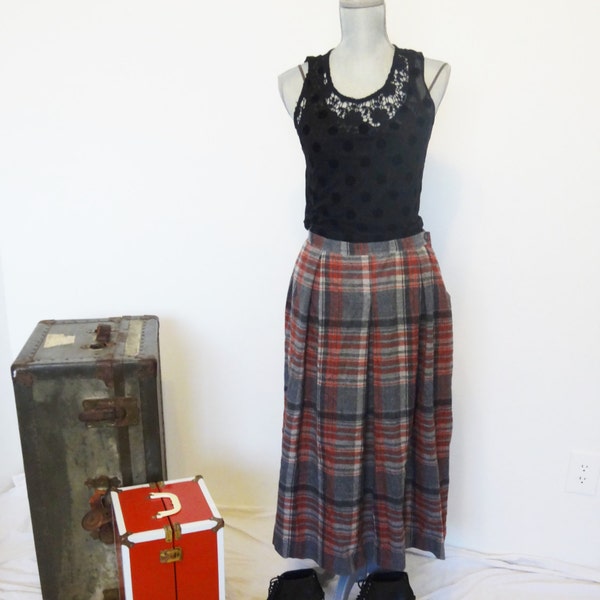 Vintage Pendleton 100% Wool Skirt, Grey & Red Plaid, Size 14, Made in the USA