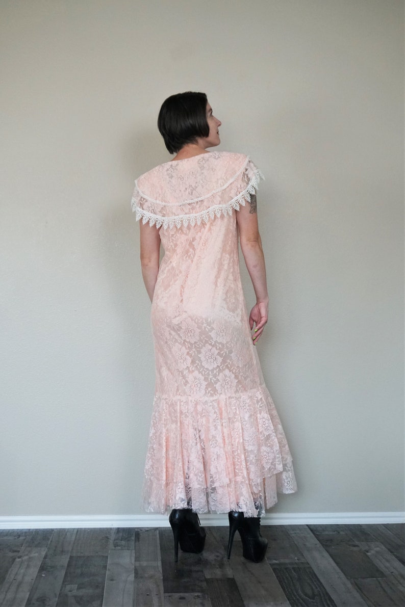 Candi Jones Pink Lace Dress with Large Collar /& Mermaid Hem Vintage 1980s Does 1920s Boho Pink Floral Deco Dress Pretty in Pink Costume