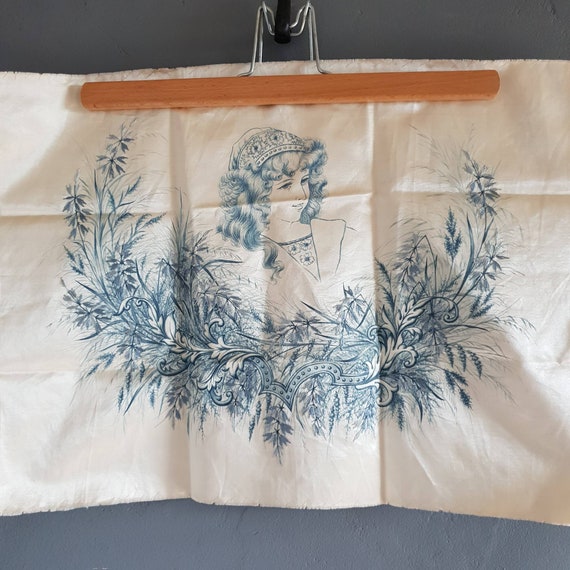 Tissu satiné avec transfert d’Image de jolie la jeune fille brodé à la jolie main. Projet de sauvetage 250d78 Tissu satiné avec transfert d’Image de jolie la jeune fille brodé à la jolie main. Projet de sauvetage 250d78