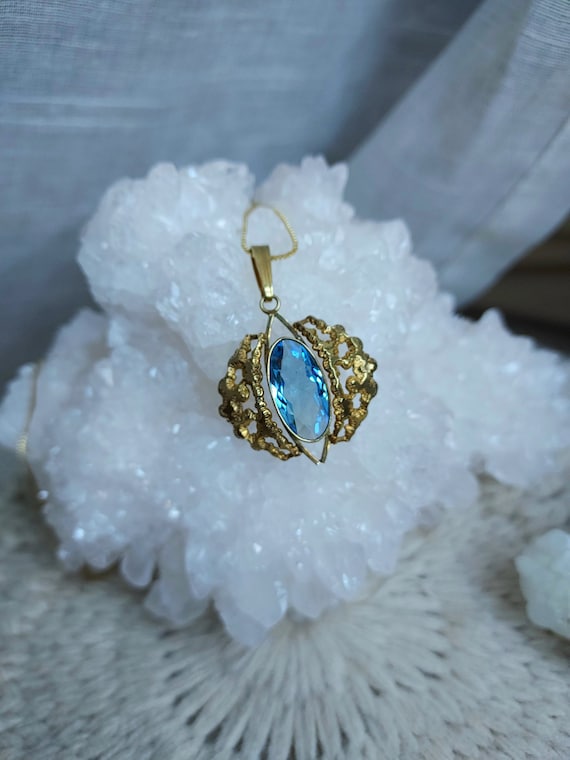 Vintage Gold and Blue Gemstone Necklace