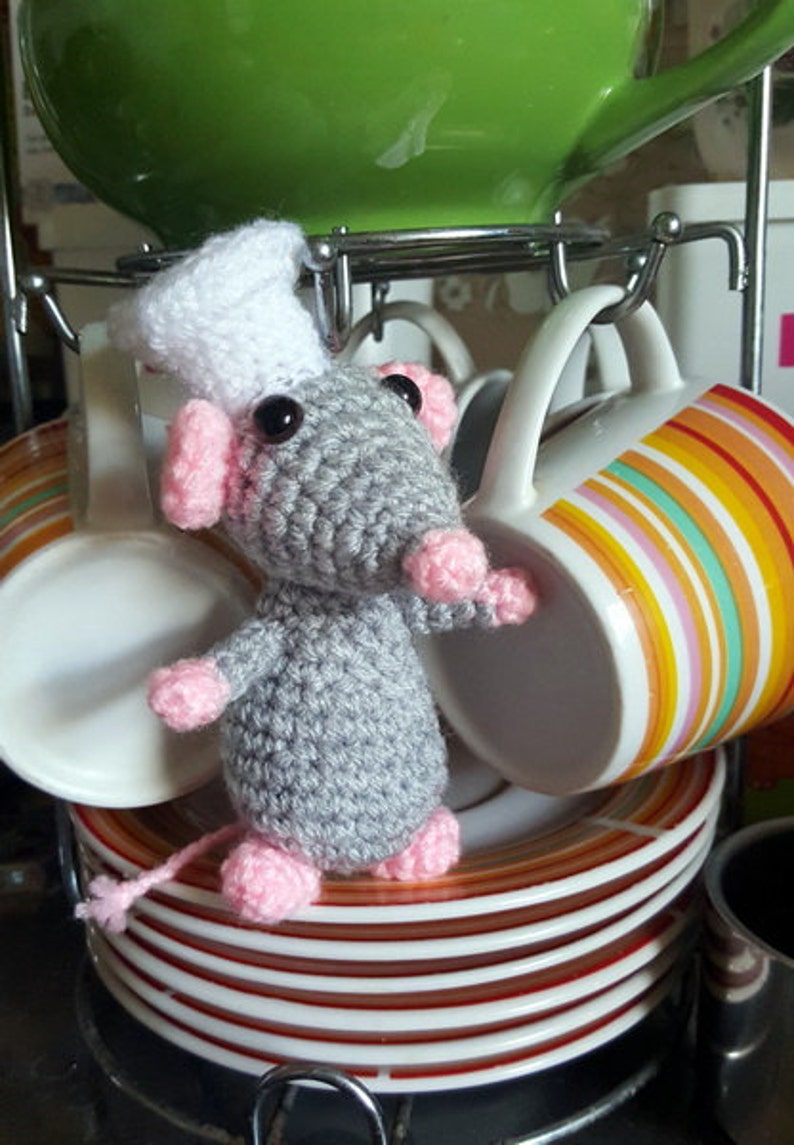 Tiny Mouse Amigurumi, Crochet Rat, Knitted Mouse, Cook Chef Mouse, Handmade Mouse, Knitted Animal, Amigurumi Crochet Toy, Kichen decor image 3