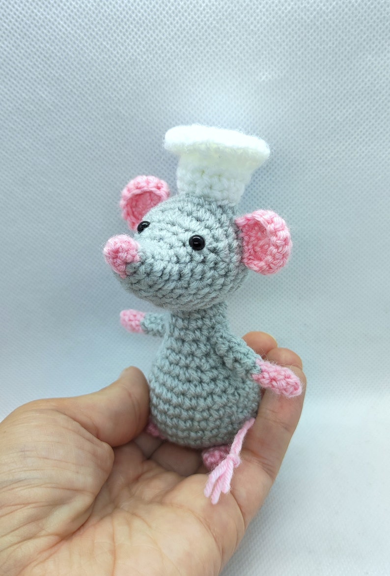 Tiny Mouse Amigurumi, Crochet Rat, Knitted Mouse, Cook Chef Mouse, Handmade Mouse, Knitted Animal, Amigurumi Crochet Toy, Kichen decor image 8