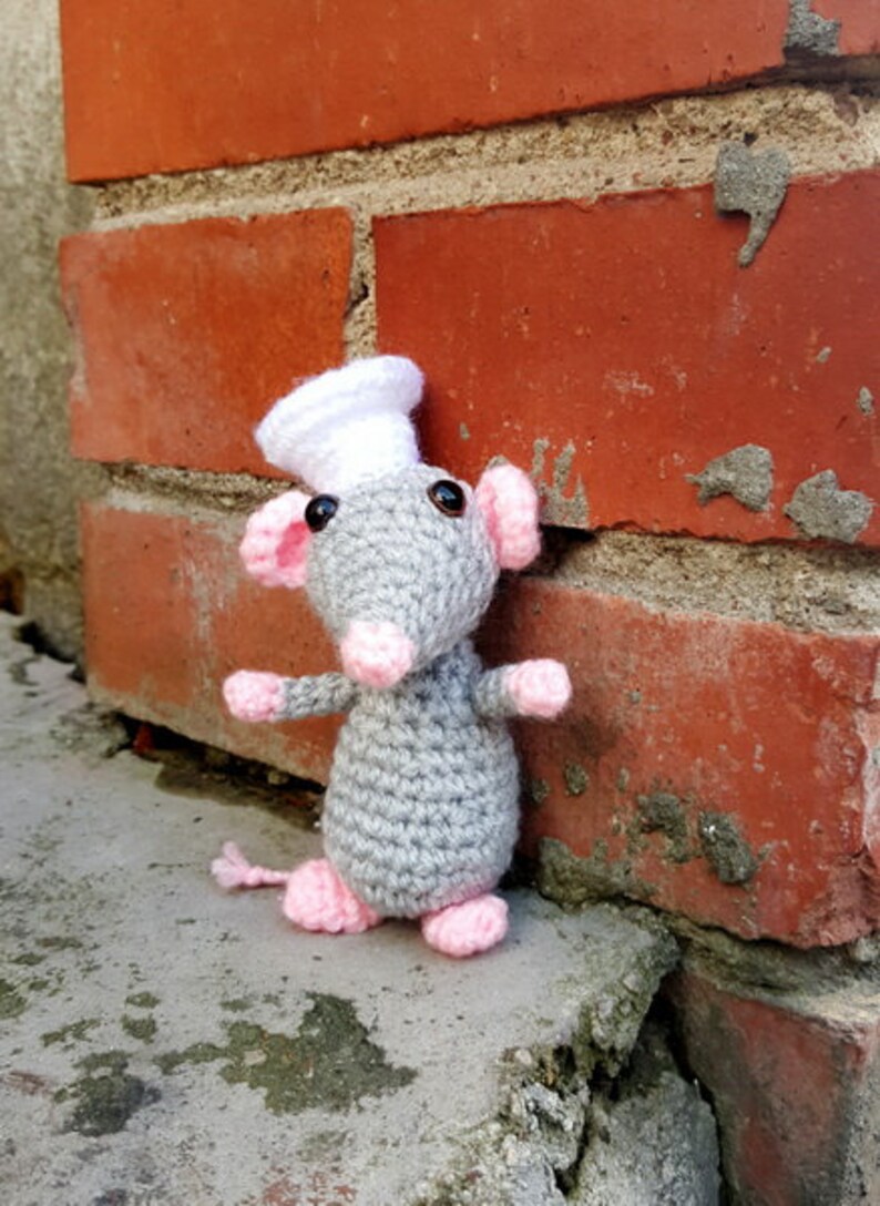 Tiny Mouse Amigurumi, Crochet Rat, Knitted Mouse, Cook Chef Mouse, Handmade Mouse, Knitted Animal, Amigurumi Crochet Toy, Kichen decor image 4