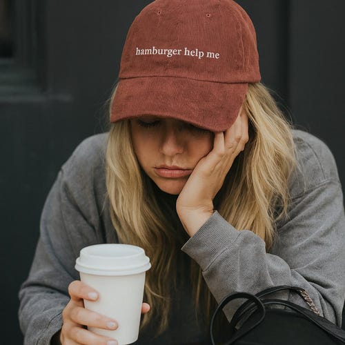 Gorro de pana bordado "Hamburger Help Me"