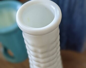BRODY Co. Cleveland Milk Glass White Vase E.O Ohio USA M5200 Pedestal Scalloped 9\u201d x 5\u201d