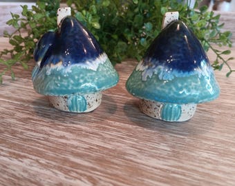 Stoneware Mushroom House, Beachy Glaze, Flowerpot Decor