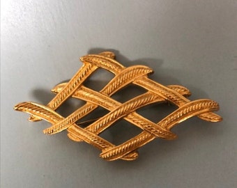 Vintage Trifari Brooch Pin Gold Weave