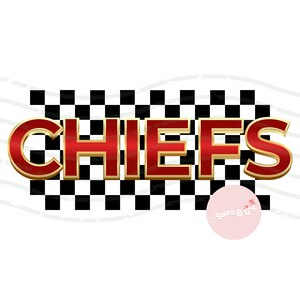 Może przedstawiać: Tekst "CHIEFS" w kolorze czerwonym i złotym na czarno-białym tle w kratkę. Tekst jest w stylu 3D ze złotą obwódką. Tło to wzór w kratkę przypominający tor wyścigowy.