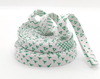 Green Doodles on White Double Fold Bias Tape - 1 or 3 yards, 3/8" or 1/2" wide