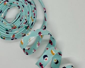 Sushi Time auf Hellblau Liebe Stella Doppelfalte Schrägband - 3 Meter, 1/2 "Breite
