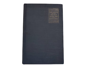 Livro vintage de 1922 'A Casa dos Sete Frontões' de Hawthorne
