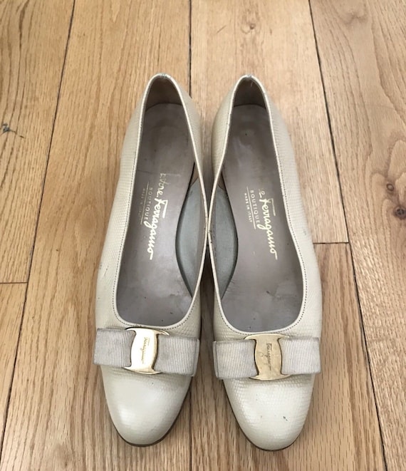 Ferragamo shop beige shoes