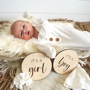 Laser Cut Birch Wood Gender Reveal Sign: It&#39;s A Boy/Girl