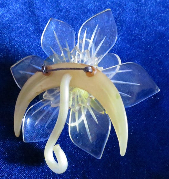 Lucite pin - image 2