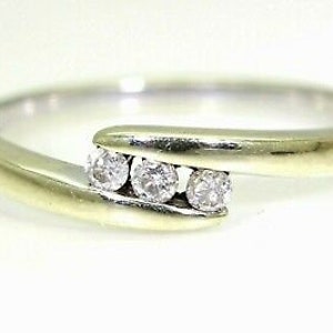 Pretty 0.10ct Diamond Trilogy 9ct White Gold Bypass Ring size O ~ 7 1/4