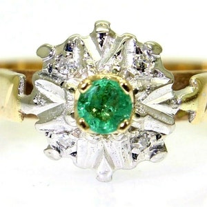 Vintage Emerald & Diamond Cluster 9ct Yellow Gold ring size L ~ 5 3/4