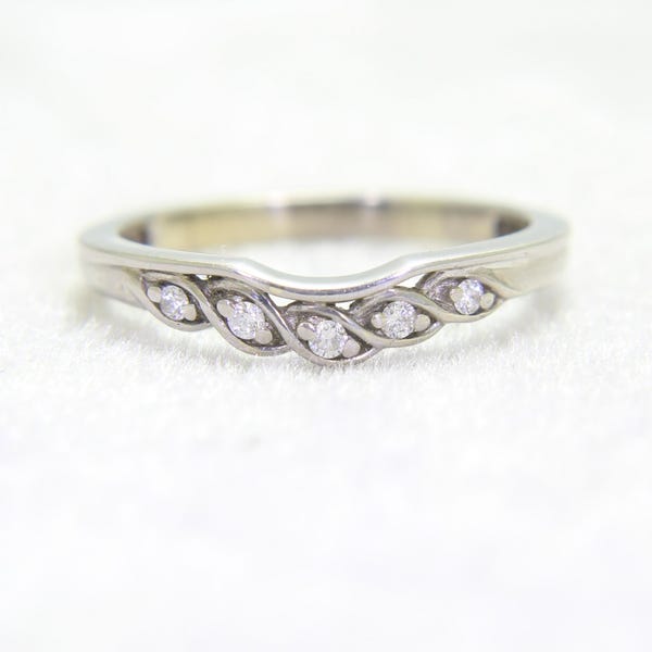 Pretty Diamond Wishbone 9ct white gold ring size K 1/2 ~5 12