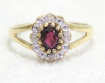 9ct Yellow Gold Garnet & Diamond Cluster Ring Size M ~ US 6 1/4