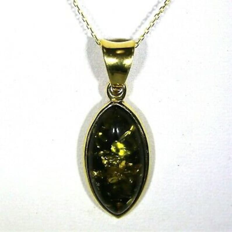Quality Marquise Green Amber set 9ct Yellow Gold Pendant 16 Chain
