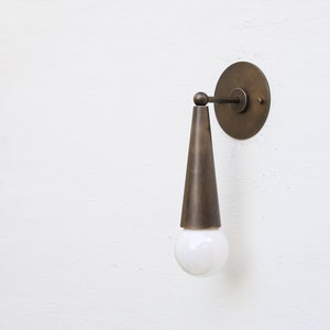 Aged Brass  Wall Sconce light - Casting Brass Wall Sconce Light- Minimal Sconce Light