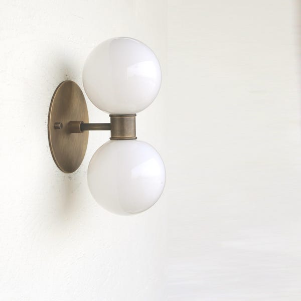 Lámpara de tocador para baño, con pantallas de 4" o 6", aplique de pared de latón estilo mediados de siglo, con certificación UL. N.° 0098
