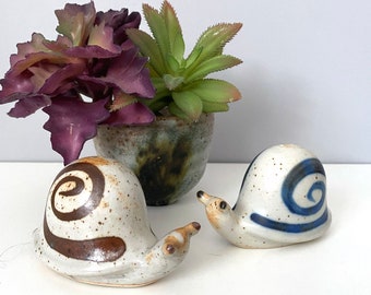 Vintage pottery snail salt & pepper figurines pair Counterpoint
