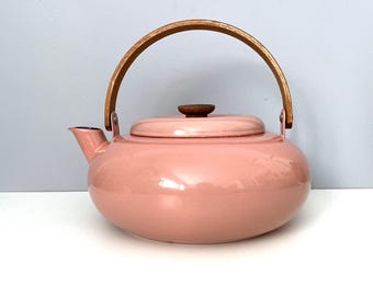 Warm dusty pink enamel tea kettle with teak wood handle & knob NEW never used!