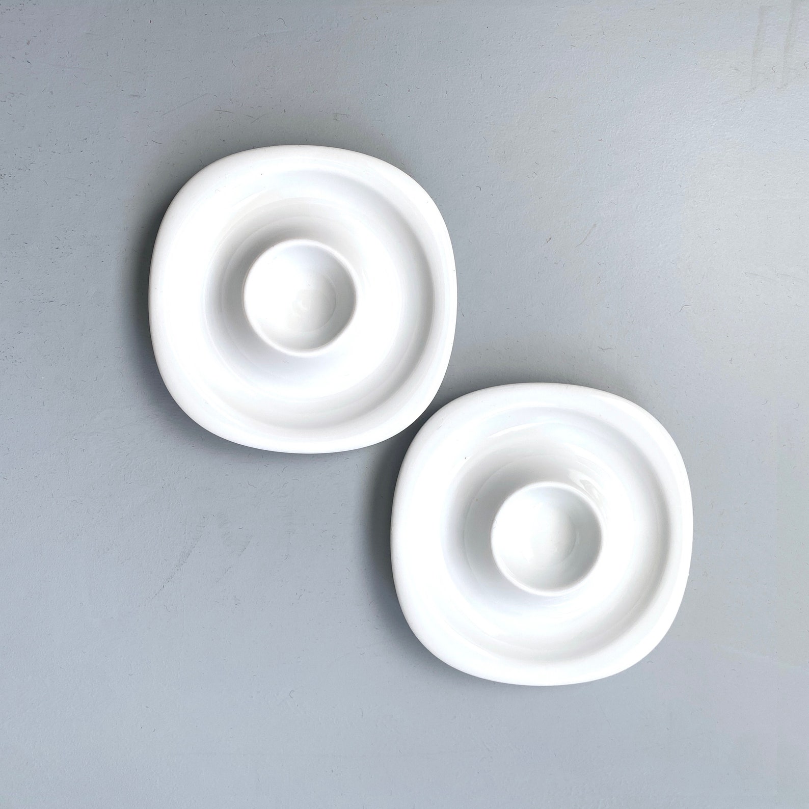 Two Rosenthal Linie Suomi White egg plates by Timo Sarpaneva