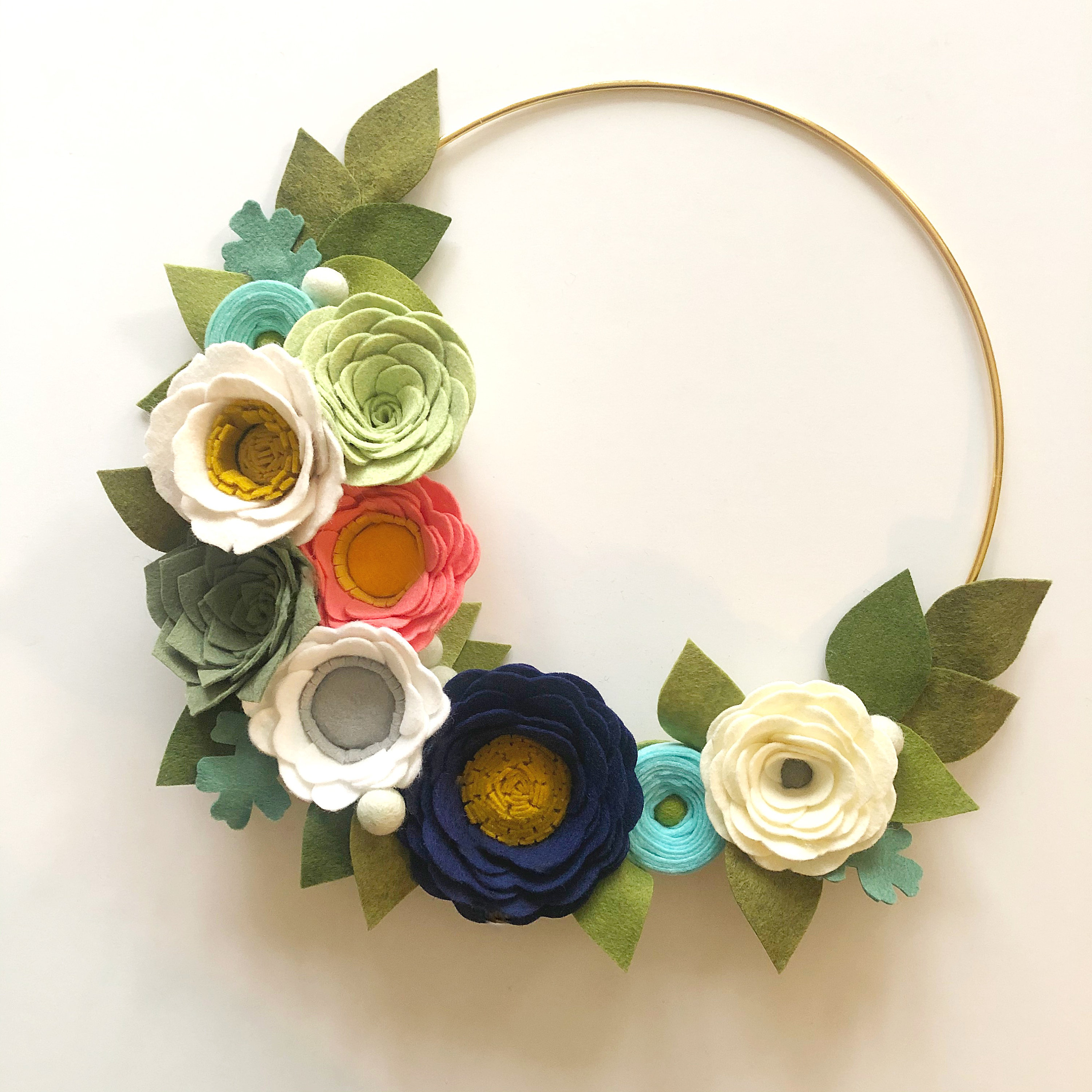 FELT FLOWER WREATH WITH THE CRICUT MAKER