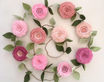 PINK ROSES GARLAND // Felt Flower Garland // Floral Garland // Spring Garland // Nursery Decor // Baby Shower Decor // Valentine's Day