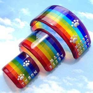 Handgefertigte Regenbogen-Glasbrücke - Personalisiertes Haustier-Denkmal - Anpassbarer 3D-Name & Pfotenabdruck - Auswahl der Geschenkkarte, Gedicht für den Verlust von Haustieren