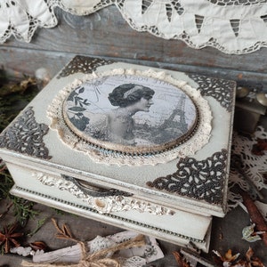 Vintage Shabby Chic Schmuckschatulle, Andenken an ein Frauenportrait, Retro-inspiriertes Geschenk für die Braut, zum Jahrestag oder zur eleganten Aufbewahrung von Hochzeitserinnerungen