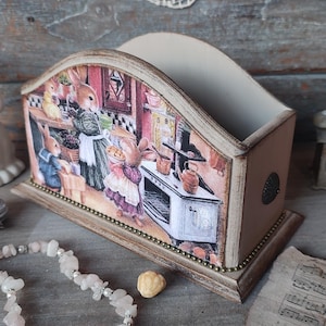 Porta tovaglioli vintage in legno con illustrazione di coniglio, organizer da tavolo da cucina fatto a mano o decorazione per feste per bambini in stile shabby chic