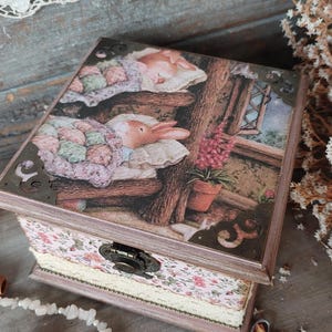 Bunny-Box festivo con conejos, ¡el mejor regalo para un niño! ¡Linda caja con conejitos de "Holy Pond Hill"!