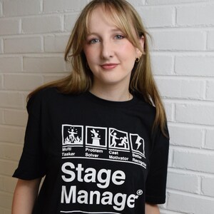 Stage Manager T-Shirt: Funny Theater Gift, Soft Cotton Graphic Tee bild 3