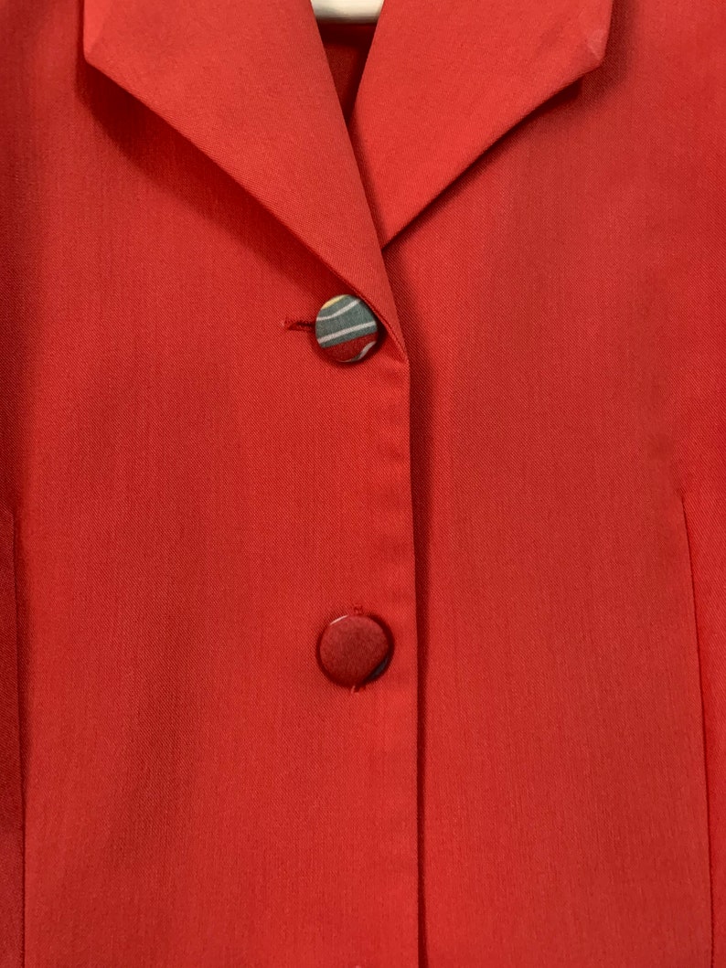 Vintage deadstock 80s does 40s bright coral red short sleeved blazer floral patterned bow pockets embroidered smart formal jacket size 10 12 image 4