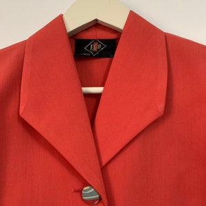 Vintage deadstock 80s does 40s bright coral red short sleeved blazer floral patterned bow pockets embroidered smart formal jacket size 10 12 image 2