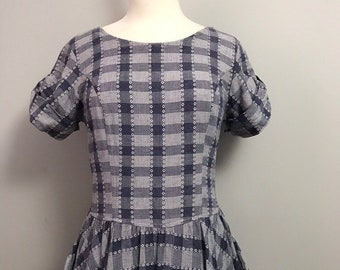 Echte vintage jaren '50 geruite jurk originele jaren 1950 katoen gingham check blauw witte midi zomerpicknick cottagecore fit en flare maat 8