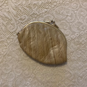 Echte jaren '70 jaren '80 Vintage zeldzame verbazingwekkende beige neutrale palinghuid natuurlijk zacht soepel leer schattige kleine portemonnee dames portemonnee geldzak