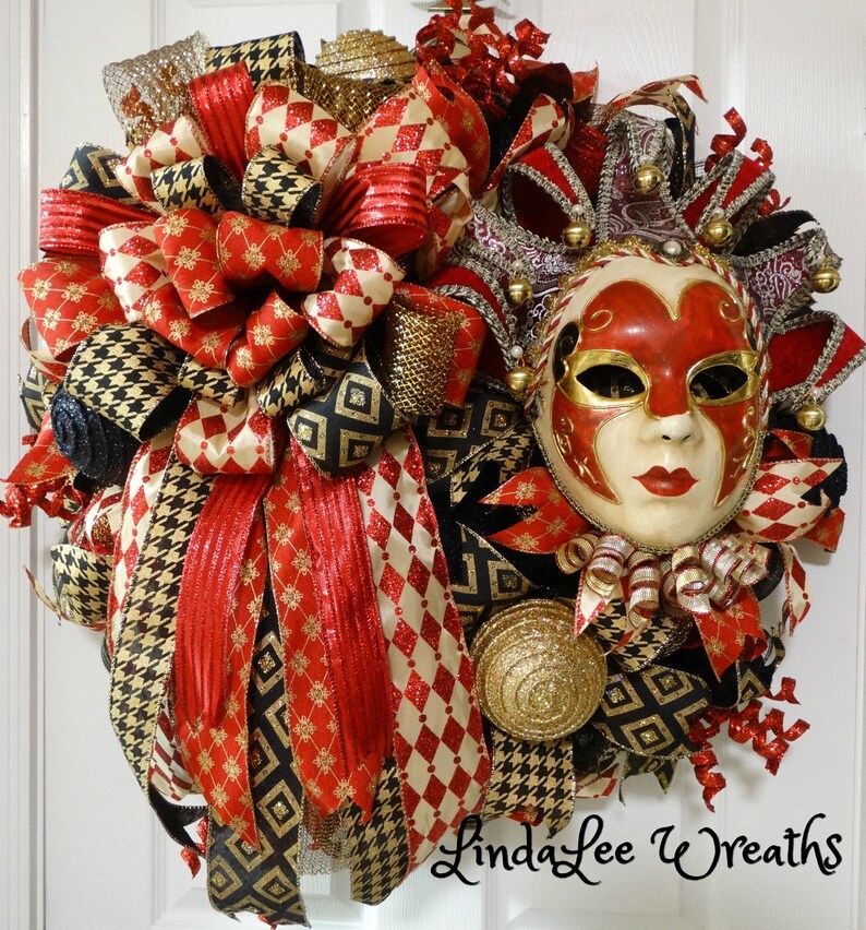 Mardi Gras Wreath in Red Black and Gold; Deco Mesh Wreath; Jester Mask; Mardi Gras Decor; Front Door Wreath; Interior Decor; Fat Tuesday